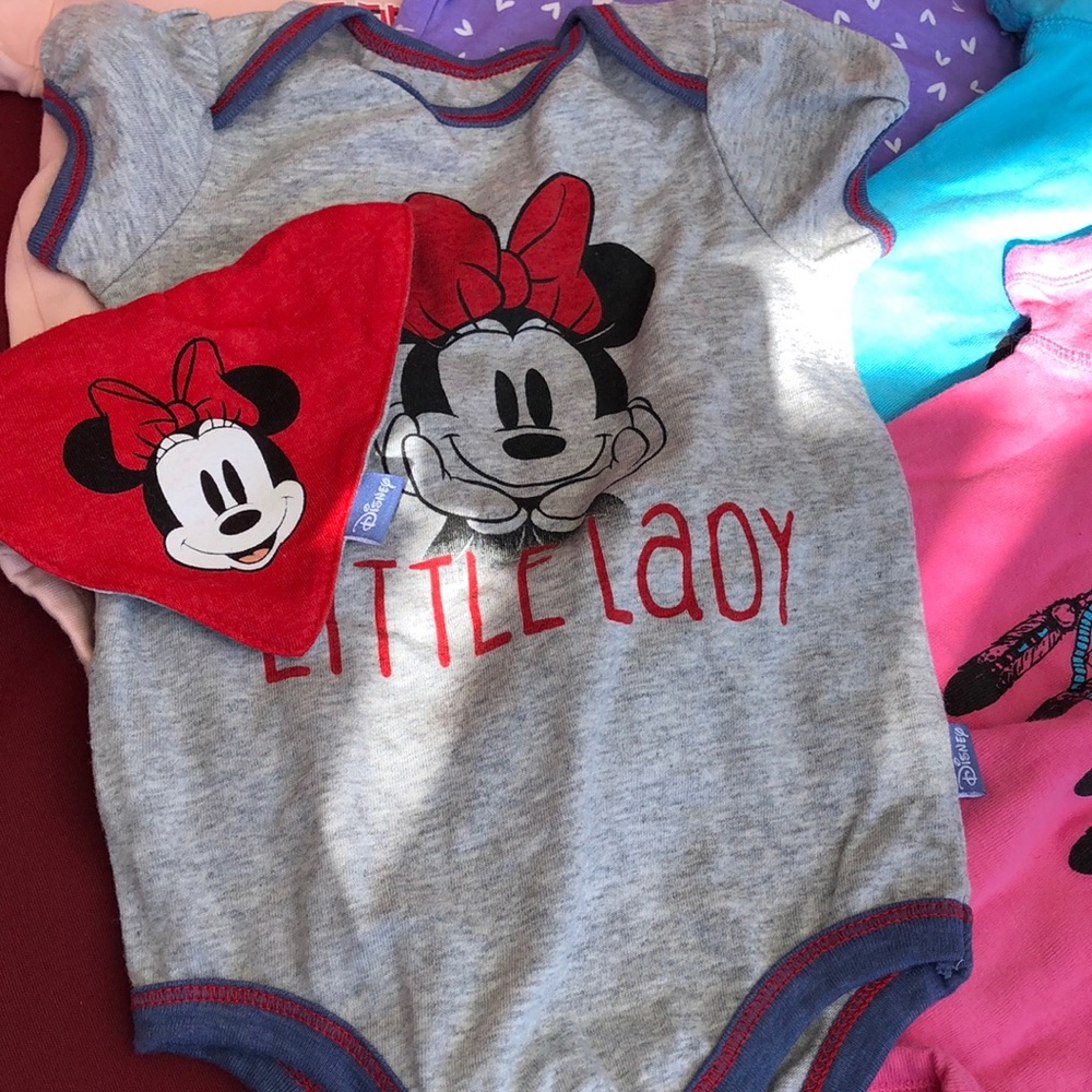 Bundle of 5 onesies! Size 12 months! - Picture 2 of 6